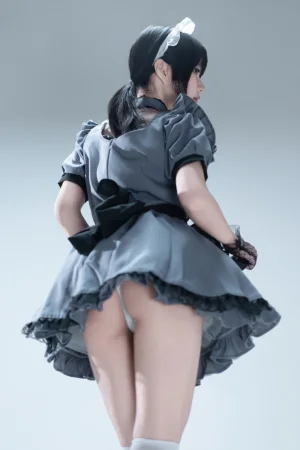 《手提箱与灰色女仆》｜清水凪 · 80张写真