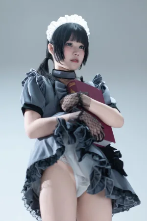 《手提箱与灰色女仆》｜清水凪 · 80张写真