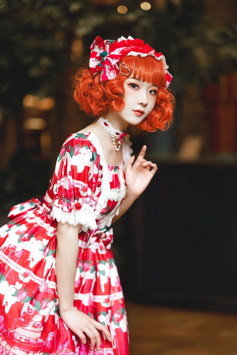 《Lolita红裙2》｜阿包也是兔娘 · 28张写真