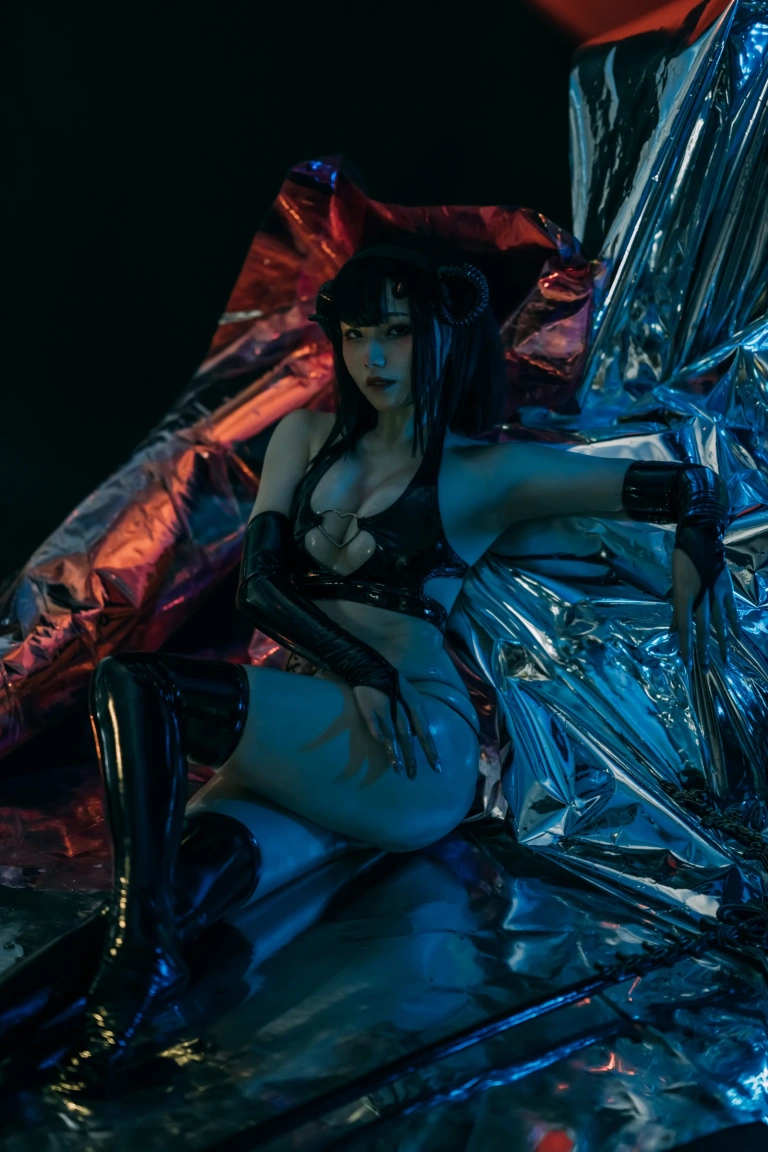 《小恶魔》｜七月喵子 · 28张写真