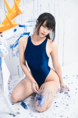 《蓝色闪粉》｜汪知子 · 35张写真