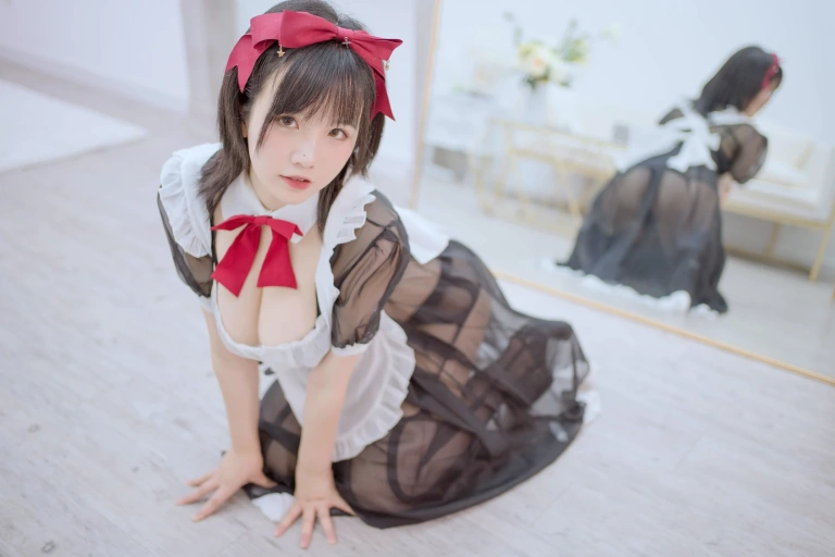 《透明女仆》｜阿半今天很开心 · 39张写真