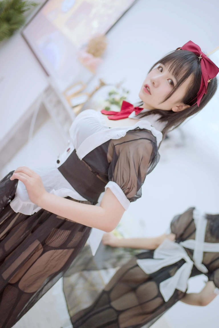 《透明女仆》｜阿半今天很开心 · 39张写真