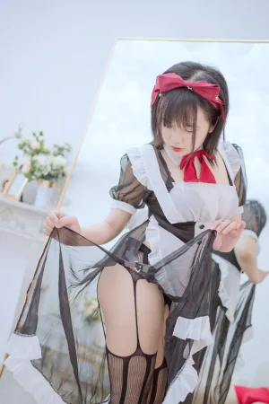 《透明女仆》｜阿半今天很开心 · 39张写真