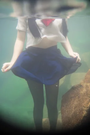 《湿身JK水下版》｜白烨 · 98张写真、2 个视频