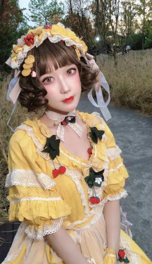 《Lolita黄裙》｜阿包也是兔娘 · 12张写真