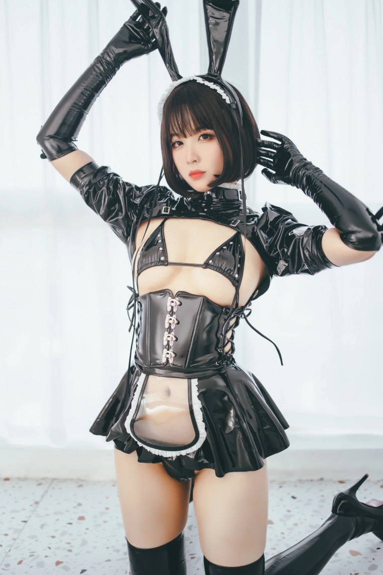 《NO.01 – 兔女郎女仆》｜轩萧学姐 · 52张写真、1 个视频