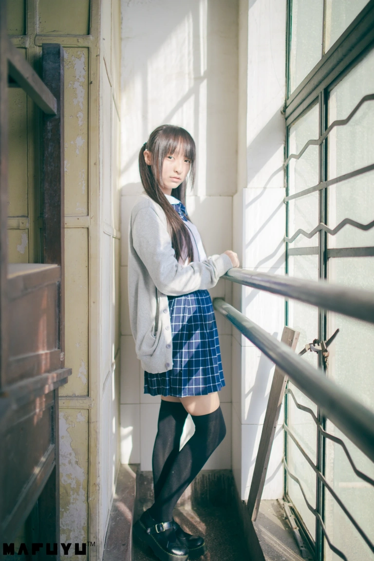 《JK系列》｜神楽坂真冬 · 126张写真