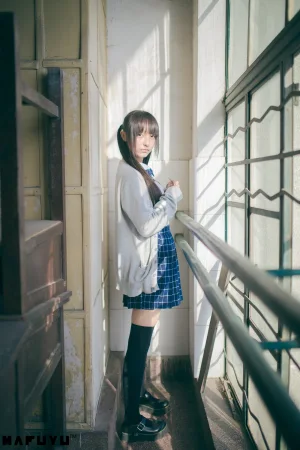《JK系列》｜神楽坂真冬 · 126张写真