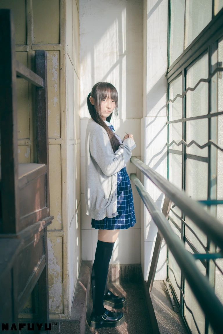 《JK系列》｜神楽坂真冬 · 126张写真