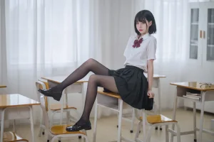 《教室jk黑丝》｜许岚 · 40张写真