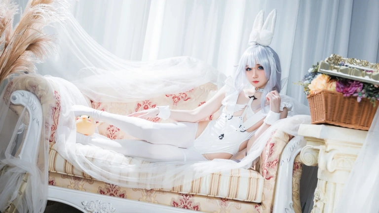 《恶毒兔头》｜焖焖碳 · 15张写真