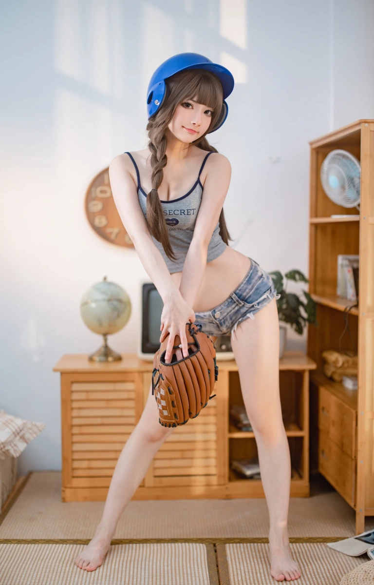 《日式小背带》｜是三不是世 · 25张写真