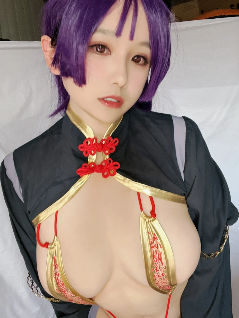 《奶光僵尸》｜阿半今天很开心 · 35张写真