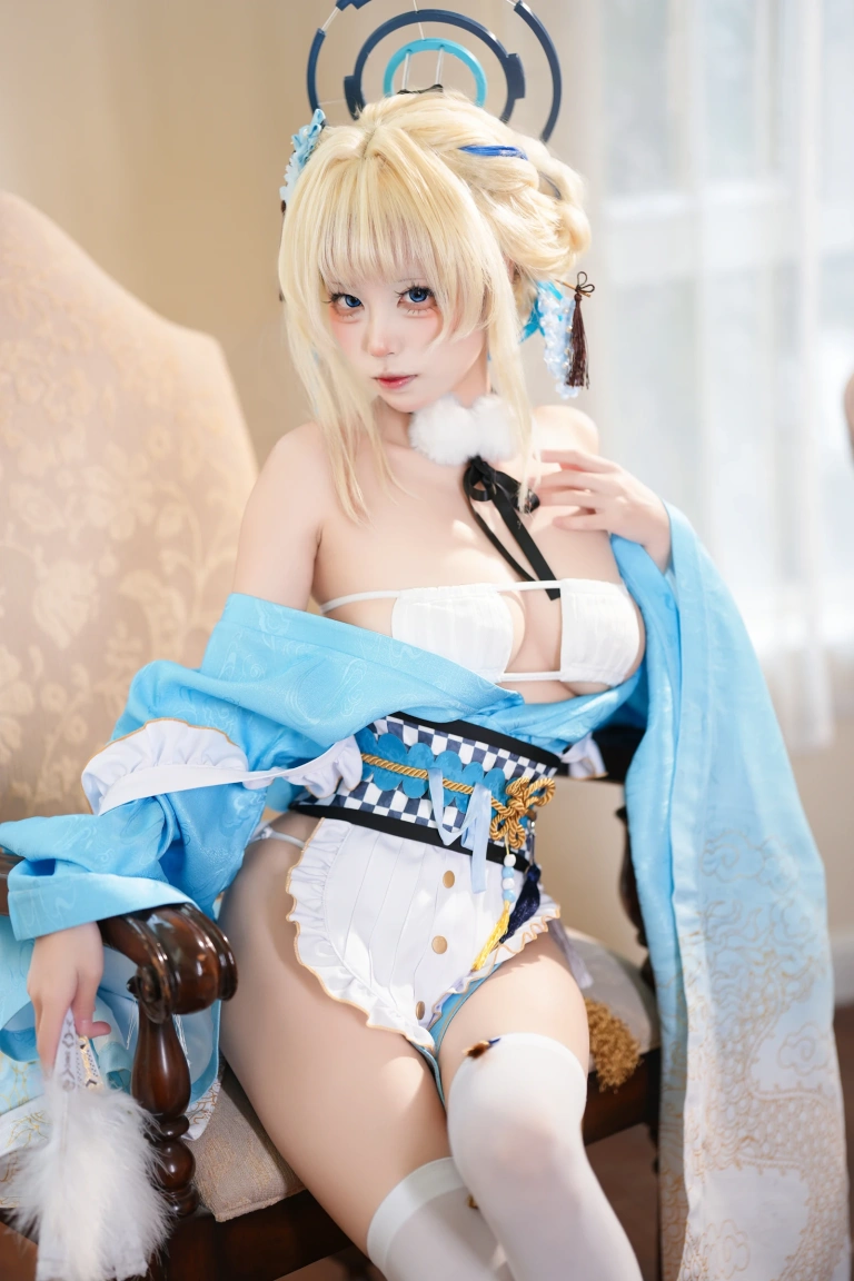 《蔚蓝档案 飞鸟马时 浴服》｜三無人型 · 40张写真