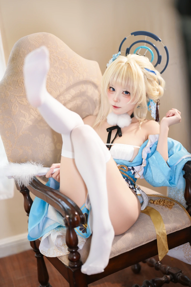 《蔚蓝档案 飞鸟马时 浴服》｜三無人型 · 40张写真