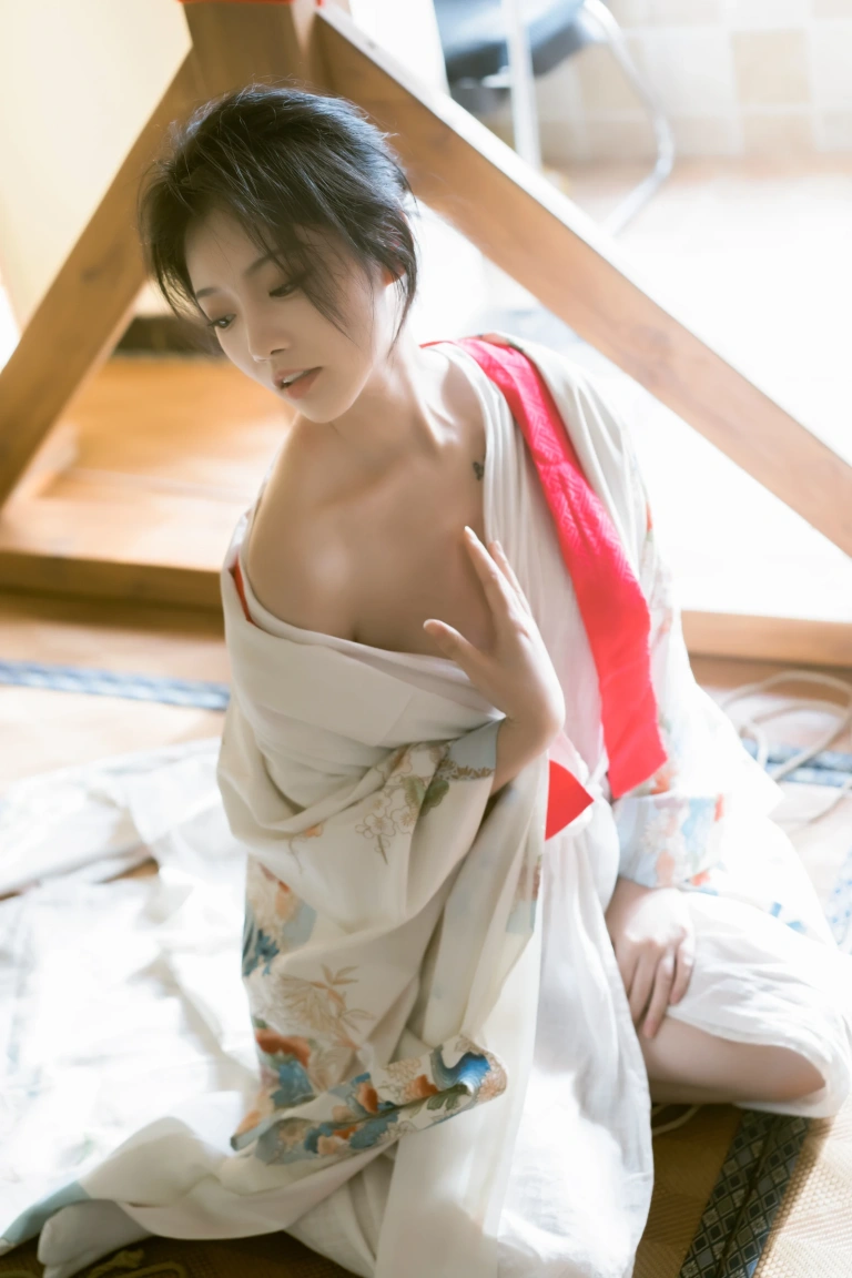 《紧缚》｜桃良阿宅 · 56张写真
