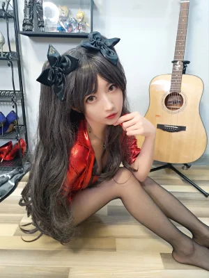 《远坂凛cos》｜小女巫露娜 · 30张写真