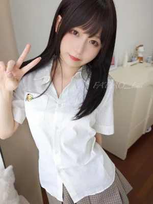《Fantia 2022年08月会员合集（9期）》｜迷之呆梨 · 232张写真、9 个视频