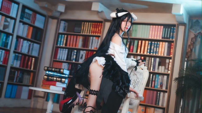 《雅儿贝德私服》｜芋圆侑子 · 20张写真、2 个视频