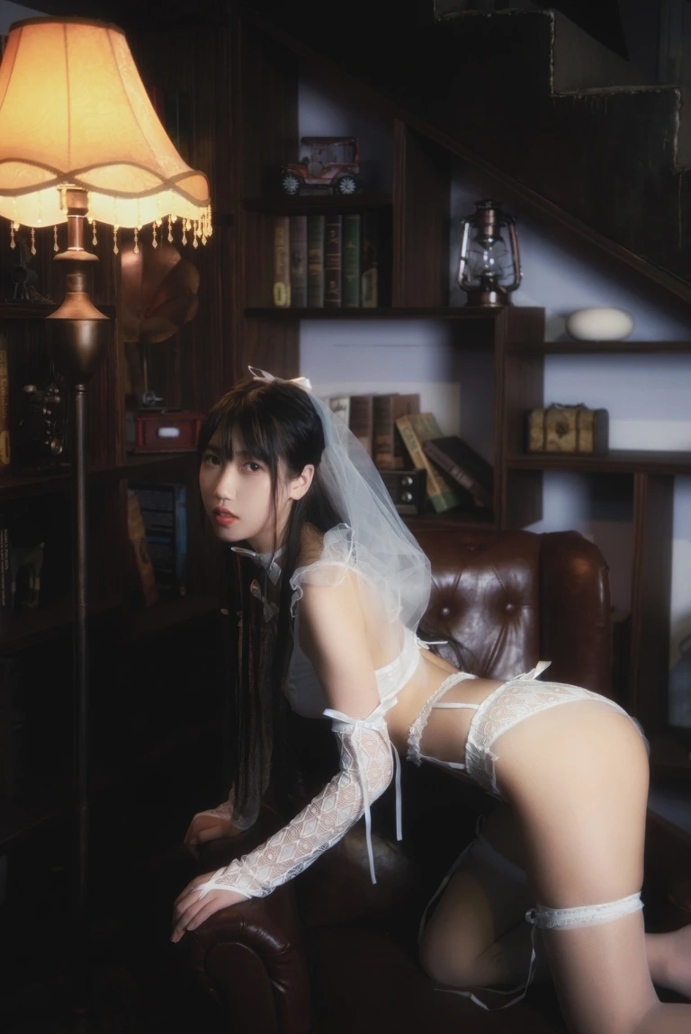 《白色情趣婚纱》｜不呆猫 · 24张写真