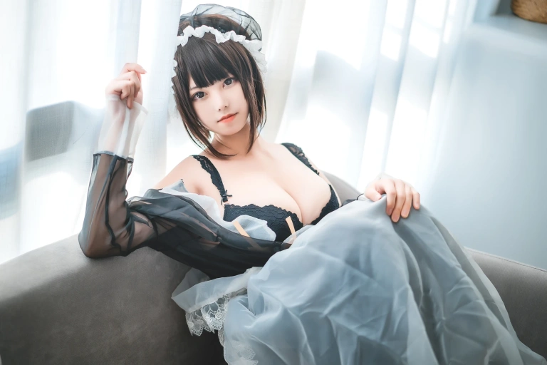 《透明女仆》｜蜜汁猫裘 · 30张写真