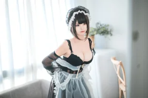 《透明女仆》｜蜜汁猫裘 · 30张写真
