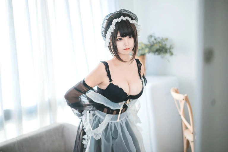 《透明女仆》｜蜜汁猫裘 · 30张写真