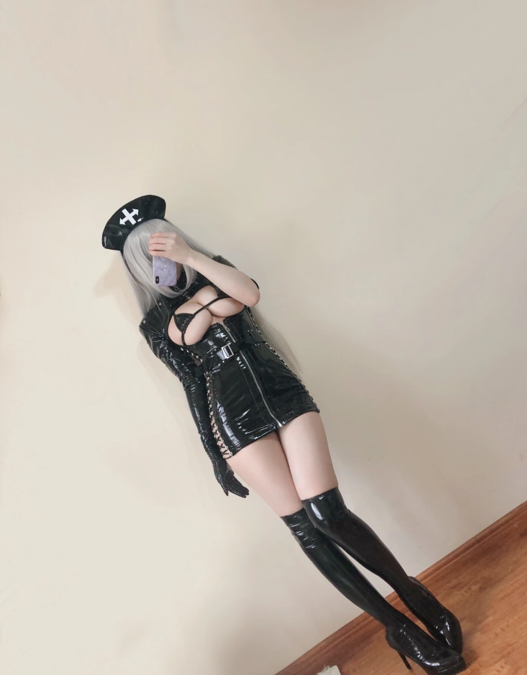 《暗黑护士自拍》｜小仓千代 · 40张写真