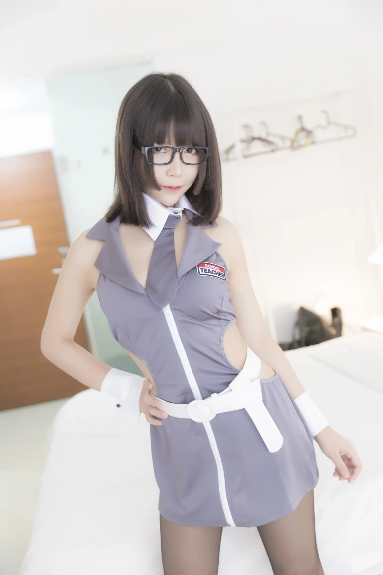 《黑丝》｜抱走莫子 · 45张写真