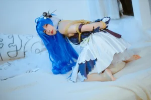 《海伦娜捆绑》｜是三不是世 · 57张写真、1 个视频