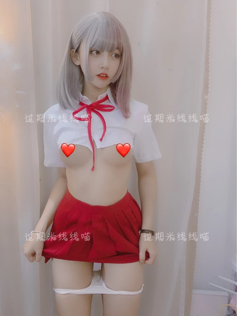 《红色JK》｜过期米线线喵 · 17张写真
