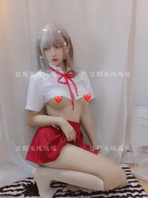 《红色JK》｜过期米线线喵 · 17张写真