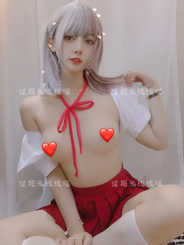 《红色JK》｜过期米线线喵 · 17张写真