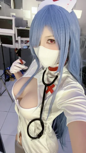 《碧蓝航线 伏罗希洛夫护士》｜小和甜酒 · 25张写真、2 个视频