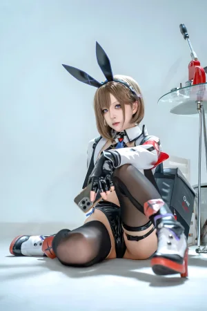 《外卖兔女郎 小葵》｜矢量鱼 · 40张写真