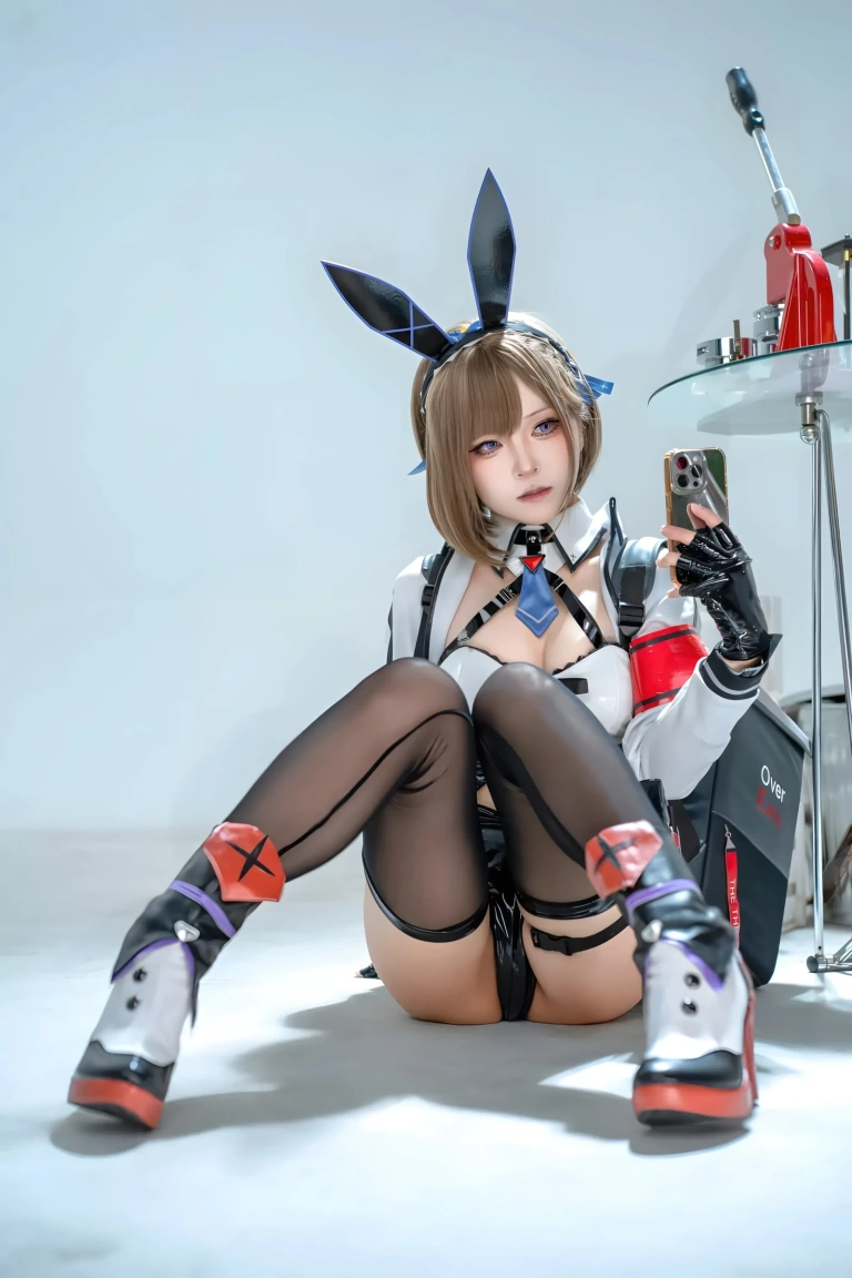 《外卖兔女郎 小葵》｜矢量鱼 · 40张写真