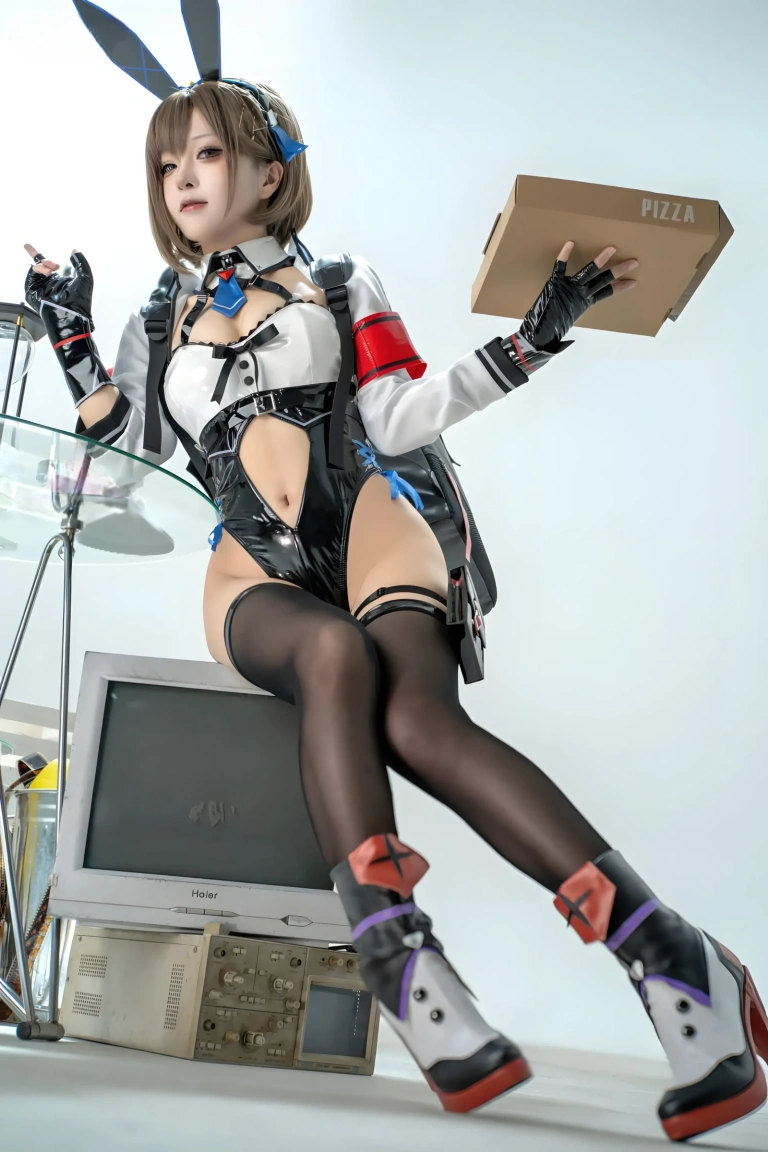 《外卖兔女郎 小葵》｜矢量鱼 · 40张写真