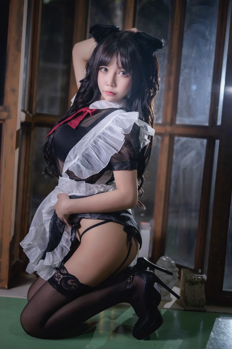 《黑丝猫咪小女仆》｜抱走莫子 · 44张写真