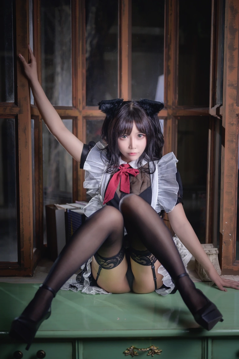 《黑丝猫咪小女仆》｜抱走莫子 · 44张写真