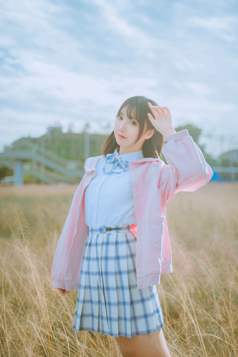 《粉黛草JK》｜面饼仙儿 · 19张写真