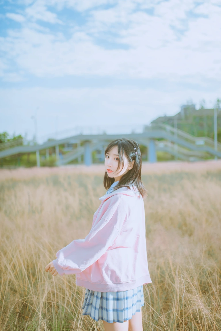《粉黛草JK》｜面饼仙儿 · 19张写真