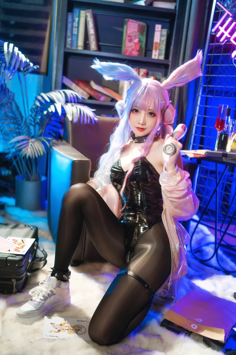 《麻辣兔头X异色兔》｜焖焖碳 · 38张写真