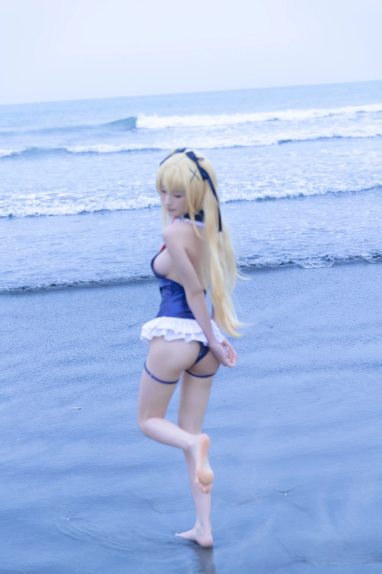 《玛丽萝丝 蓝色泳衣》｜清水由乃 · 32张写真