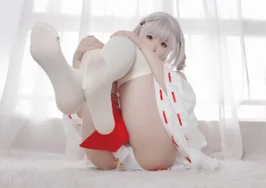 《巫女服自拍》｜朝霧愛 · 40张写真