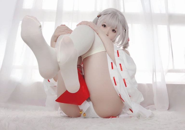 《巫女服自拍》｜朝霧愛 · 40张写真