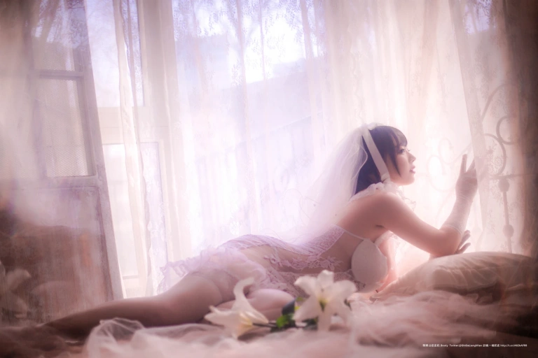 《朦胧婚纱》｜皮皮奶 · 66张写真