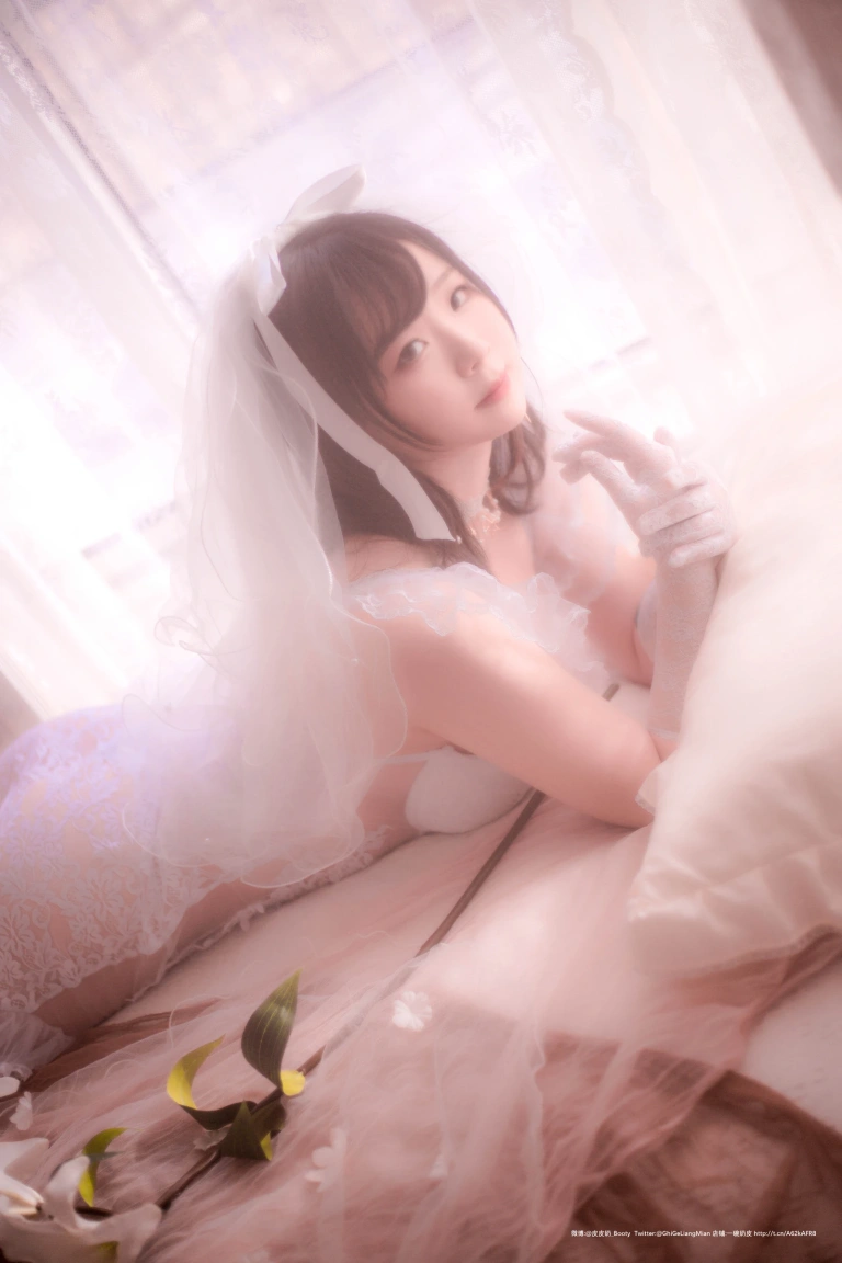 《朦胧婚纱》｜皮皮奶 · 66张写真