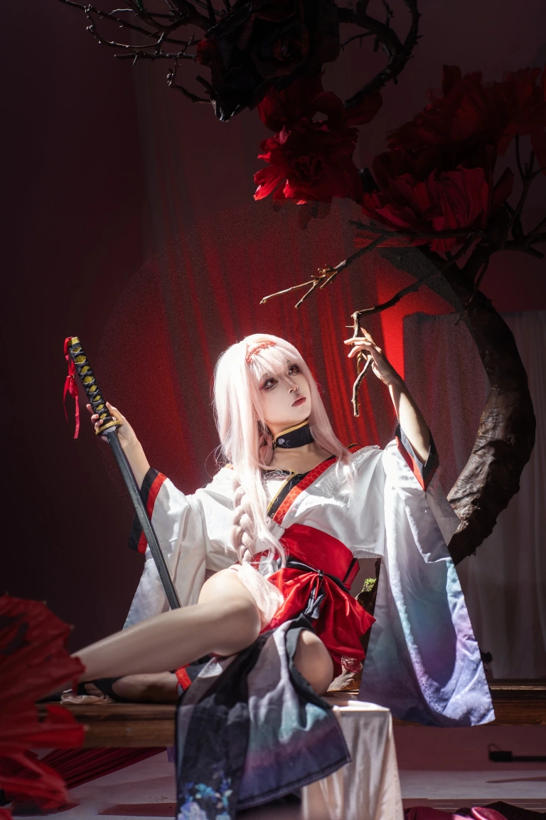 《Nikke胜利女神 暗莲》｜矢量鱼 · 30张写真