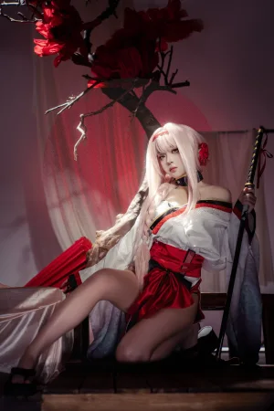《Nikke胜利女神 暗莲》｜矢量鱼 · 30张写真